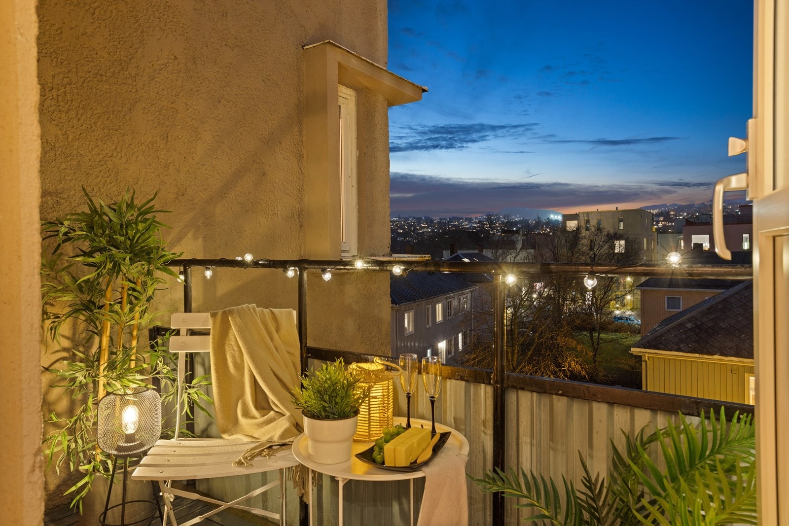 Velkommen til en fin 4-roms leilighet i Udbyes Gate 5B! Galleribilde