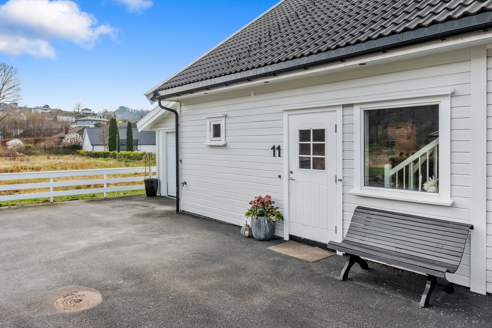 På fremsiden kan man nyte morgensola Galleribilde