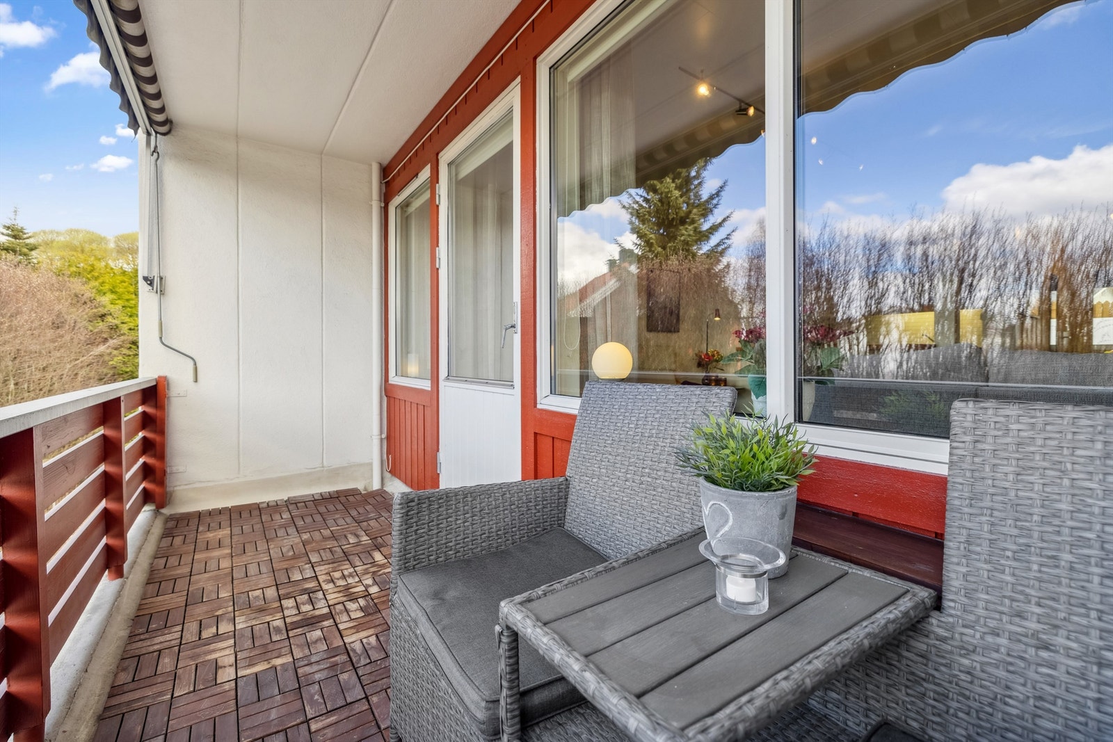 Overbygget balkong med markise Galleribilde