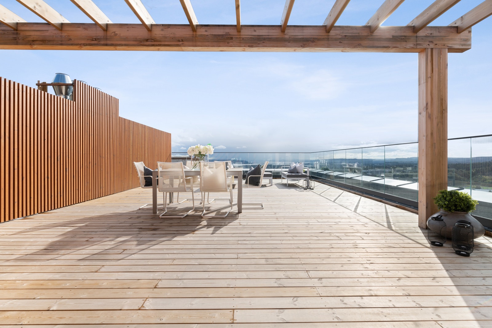 Velkommen til Folke Bernadottes vei 4! Fantastisk terrasse og unik utsikt. Galleribilde
