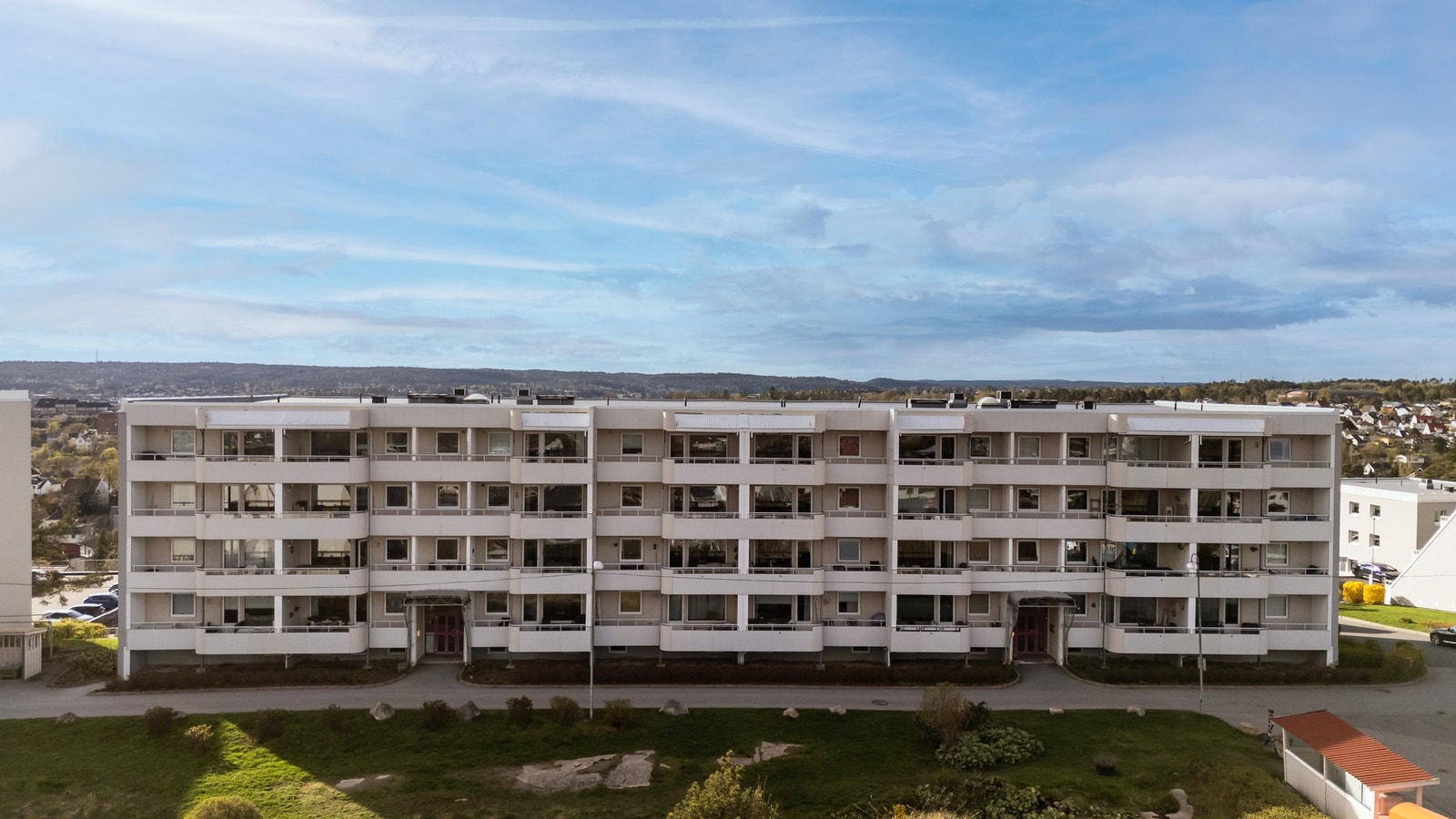Det ligger i plan for borettslaget at fasader og balkonger skal utbedres, men når dette skal bli utført er ikke bekreftet. Galleribilde