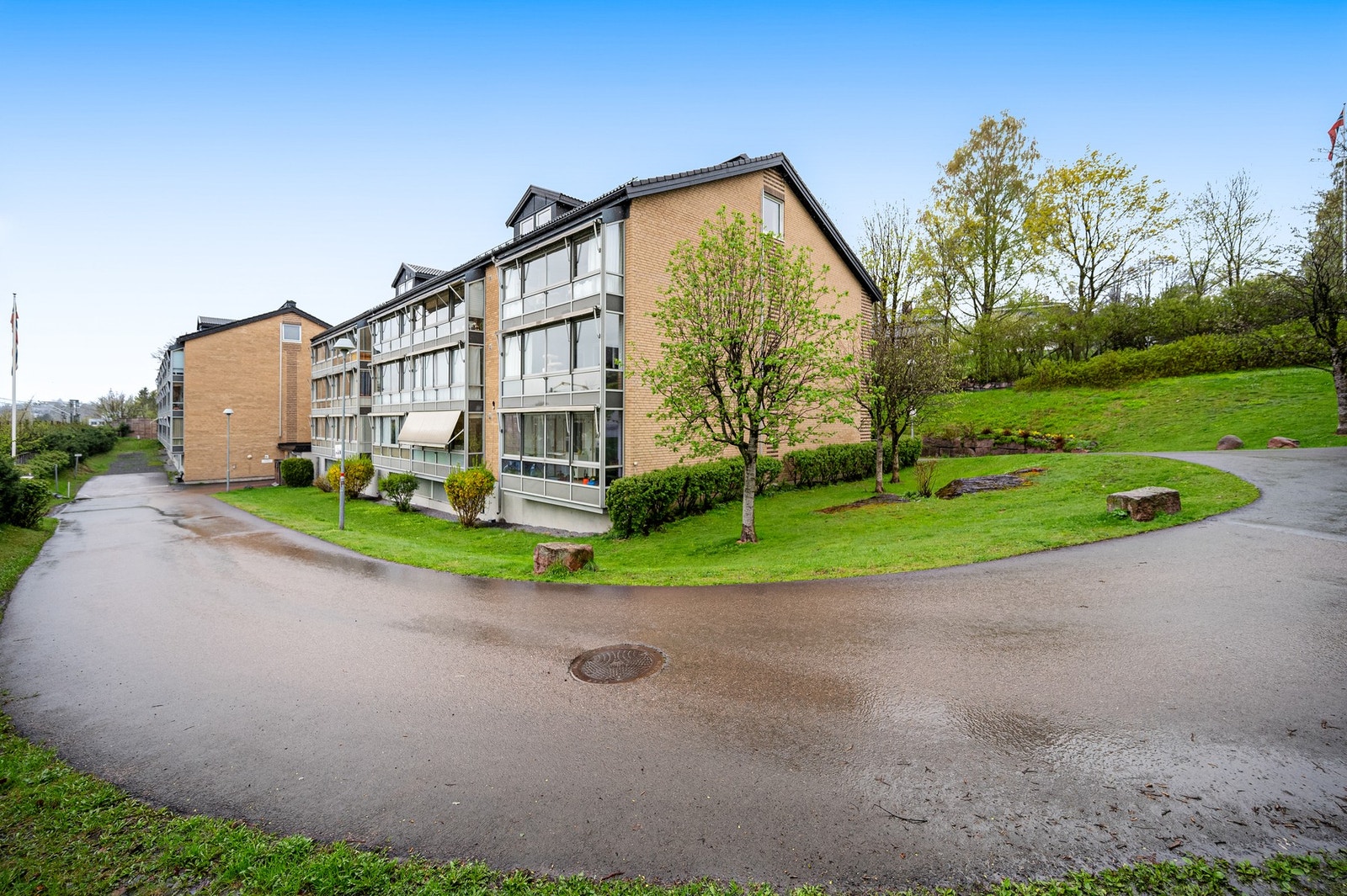 Sameiet ligger i en blindvei uten gjennomgangstrafikk. Galleribilde