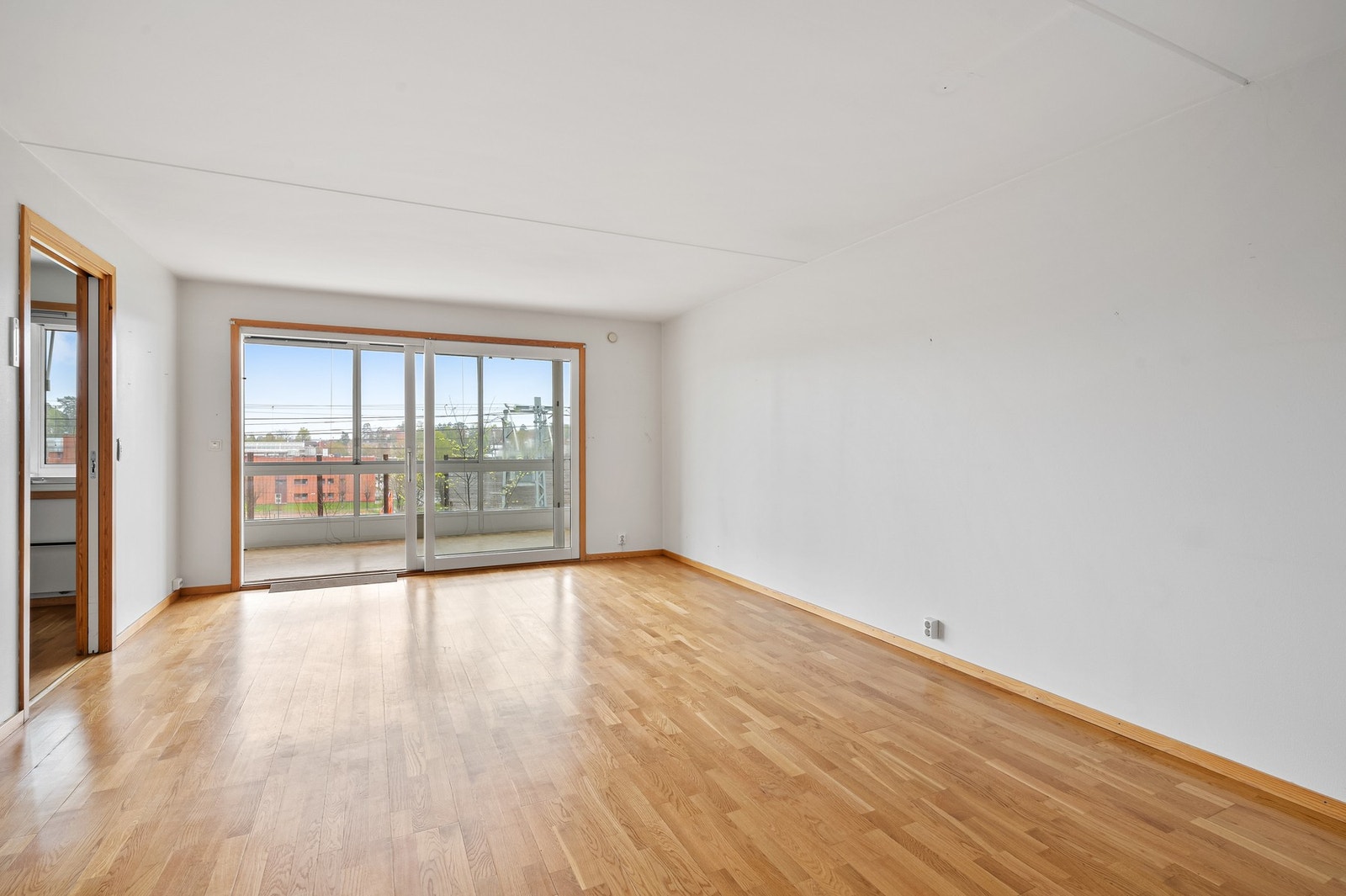 Velkommen til Høvikveien 2C presentert av Andreas Fostad Loeng ved EIE eiendomsmegling. Galleribilde