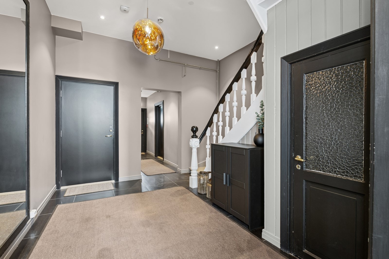 Felles gang og trapperom. Galleribilde