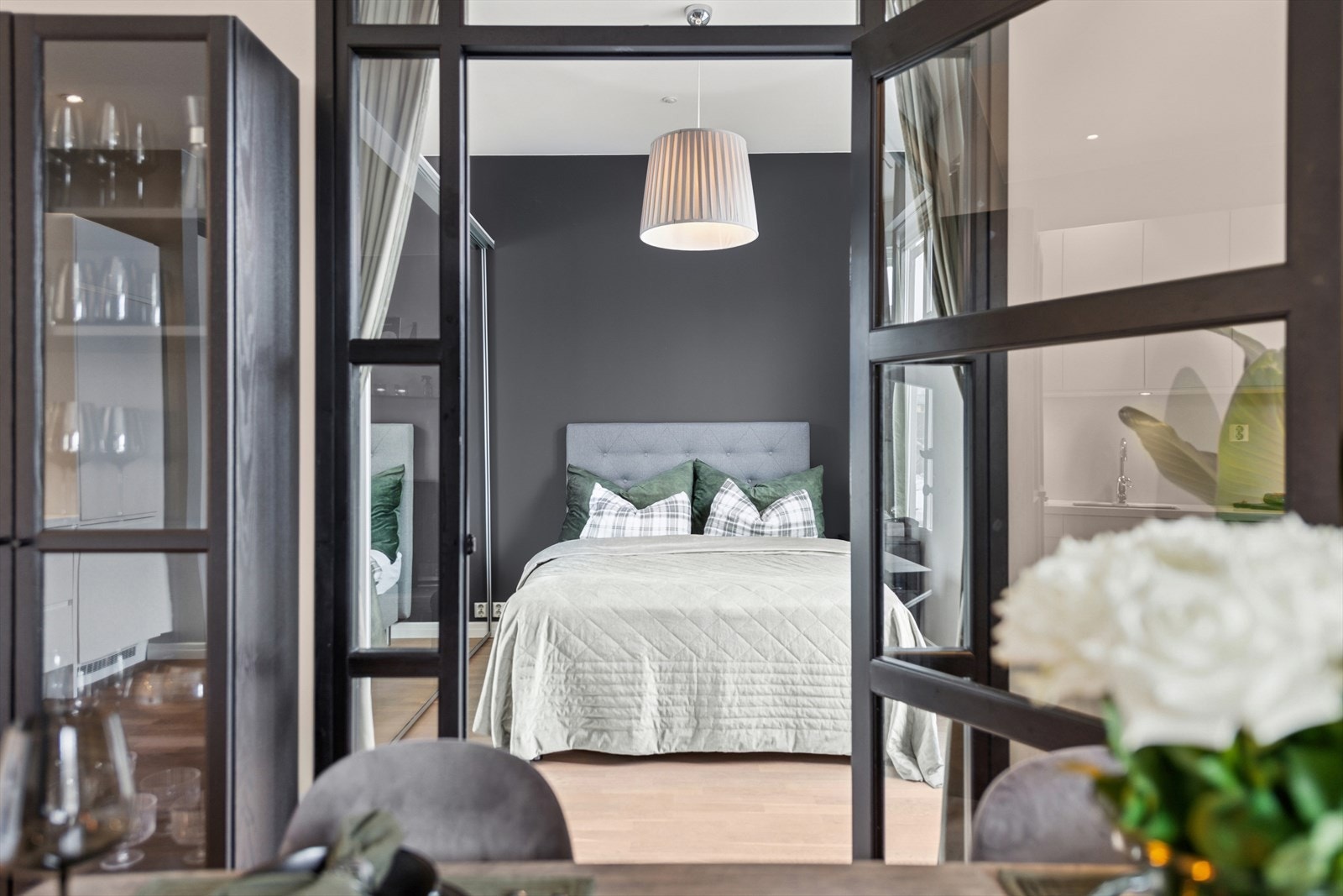 Leiligheten har et soverom av god størrelse. Galleribilde