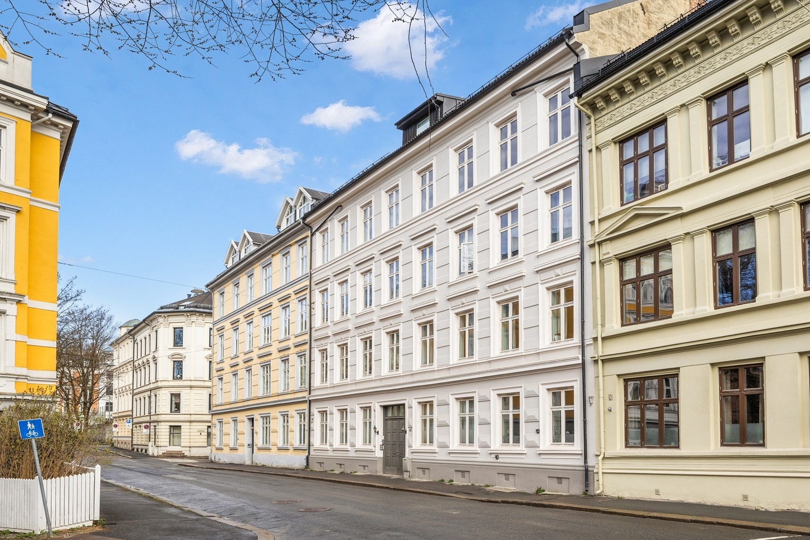 Pen og innbydende fasade. Galleribilde