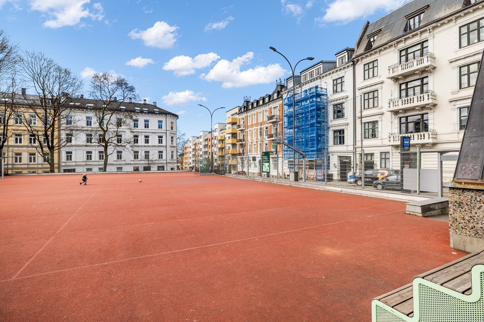 Her finner du et bredt utvalg av matbutikker, parker, museer, treningssentre, skoler og restauranter. Galleribilde