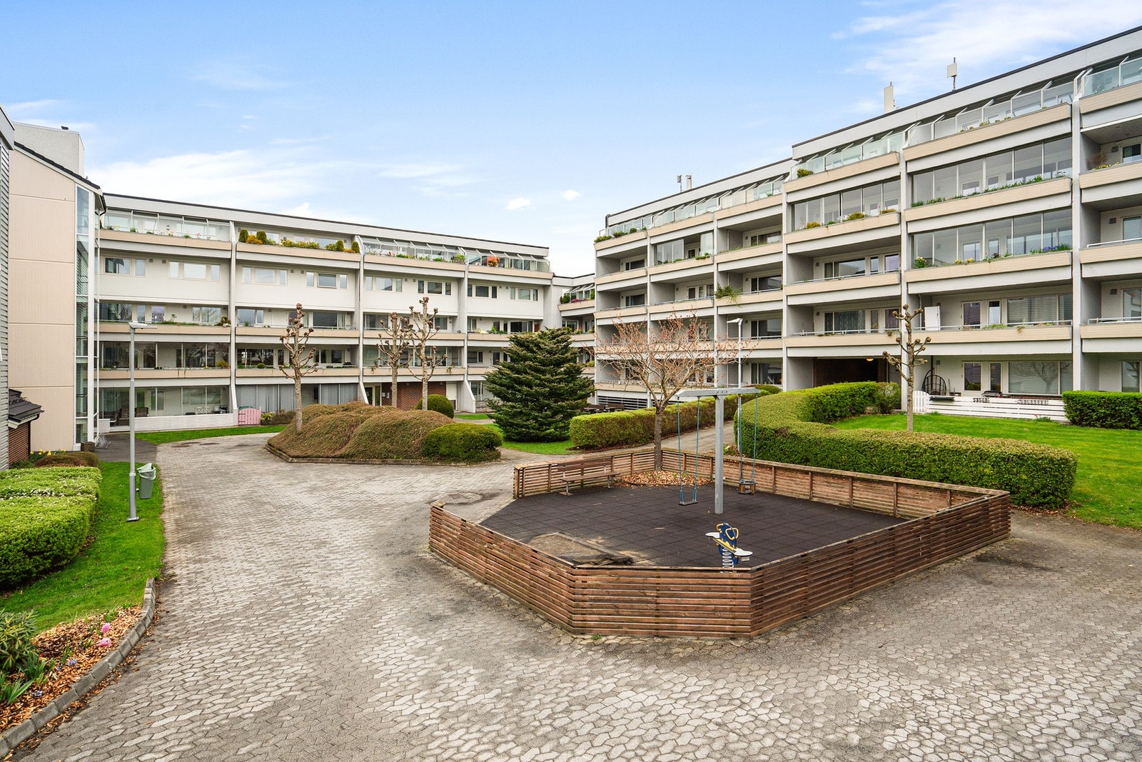 Trivelige fellesområder utendørs. Galleribilde