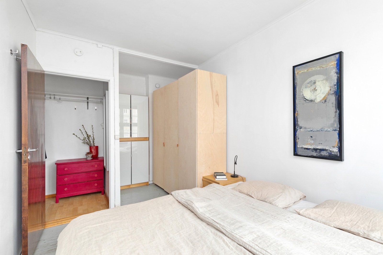 Vakre, klassiske detaljer som bl.a; originale tregulv. Galleribilde