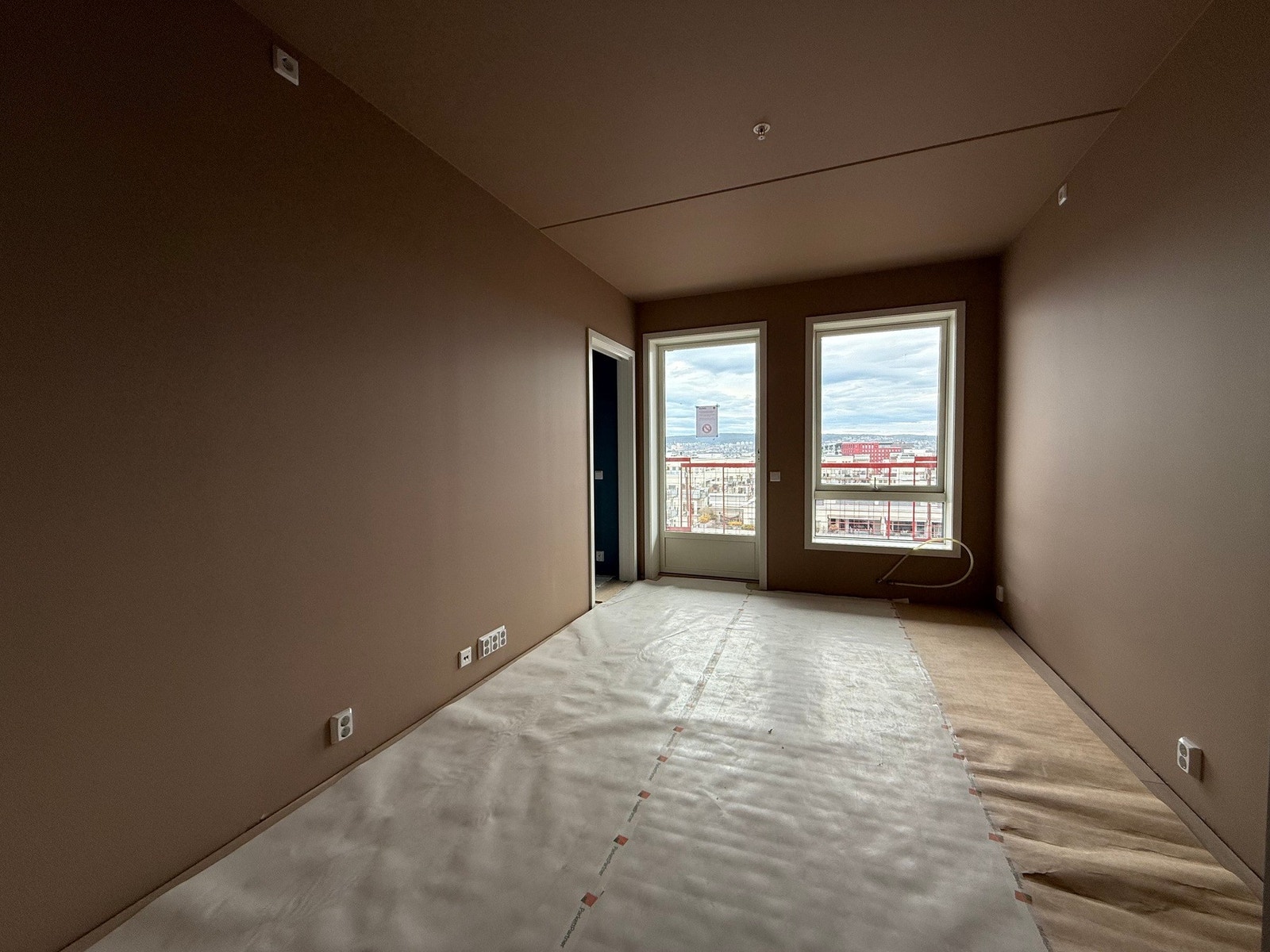 Stue - Bilde tatt av selger på før-befaring av leiligheten. Galleribilde