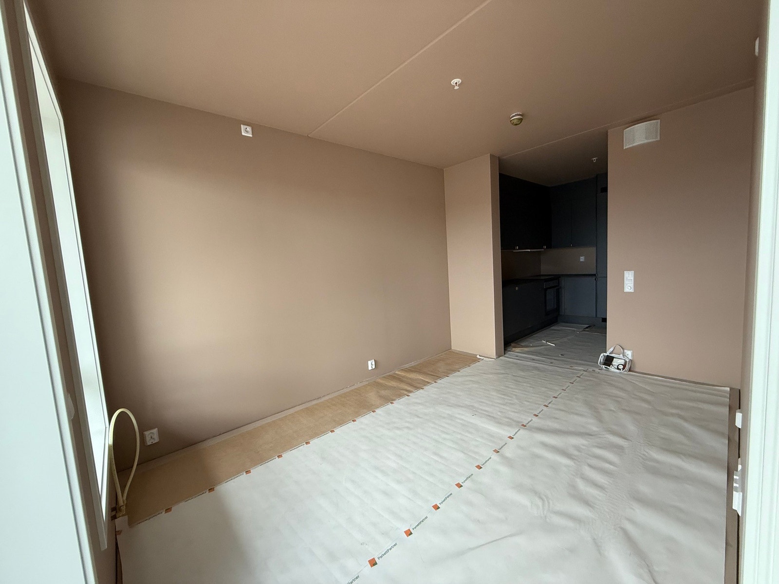 Stue - Bilde tatt av selger på før-befaring av leiligheten. Galleribilde