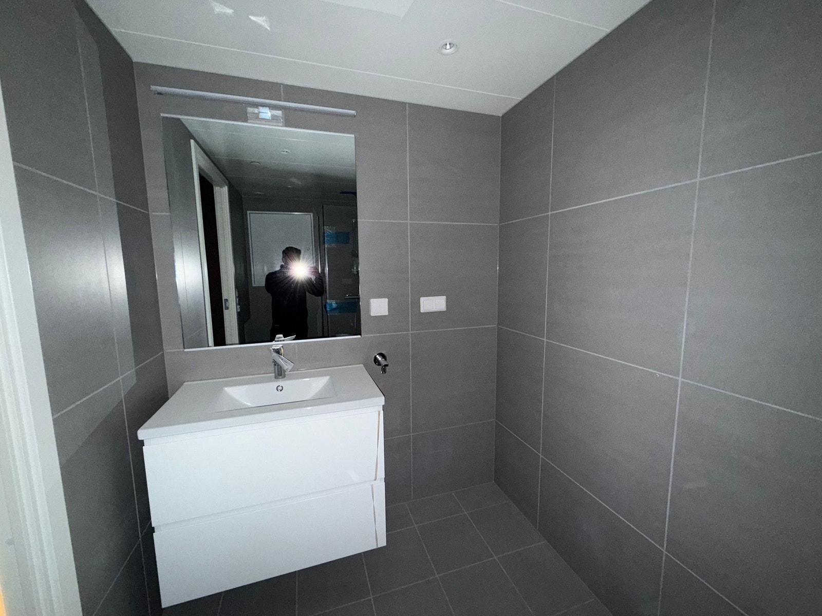 Bad - Bilde tatt av selger på før-befaring av leiligheten. Galleribilde