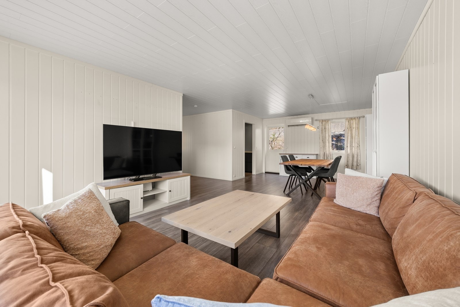 Naturlig plass for spisegruppe i stuen Galleribilde