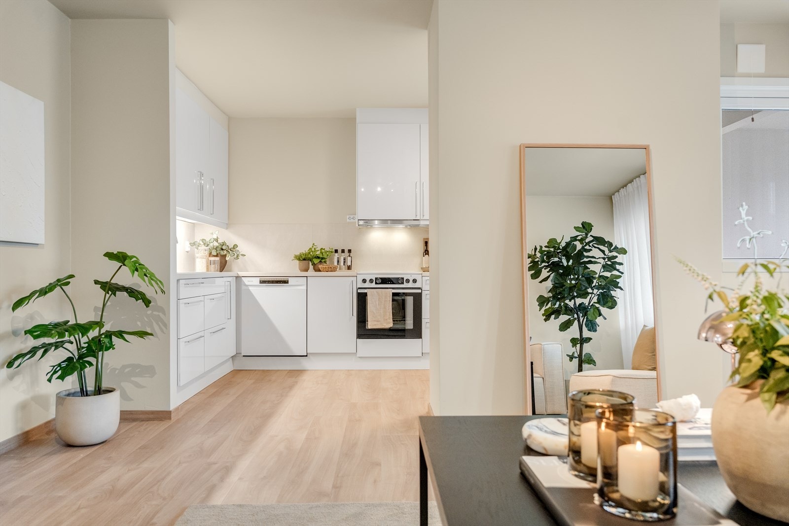 Delvis åpen løsning til kjøkken. Galleribilde