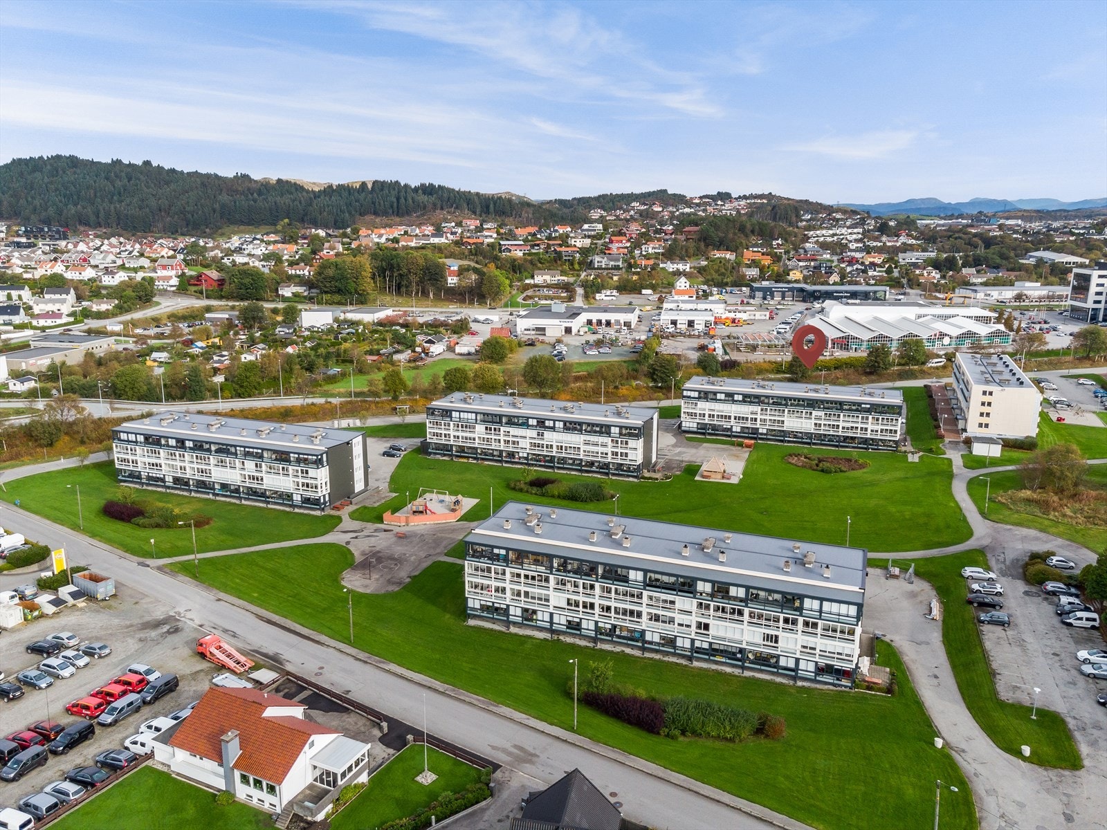 Leiligheten er en hjørneleilighet som gir ekstra lysinnslipp. Galleribilde