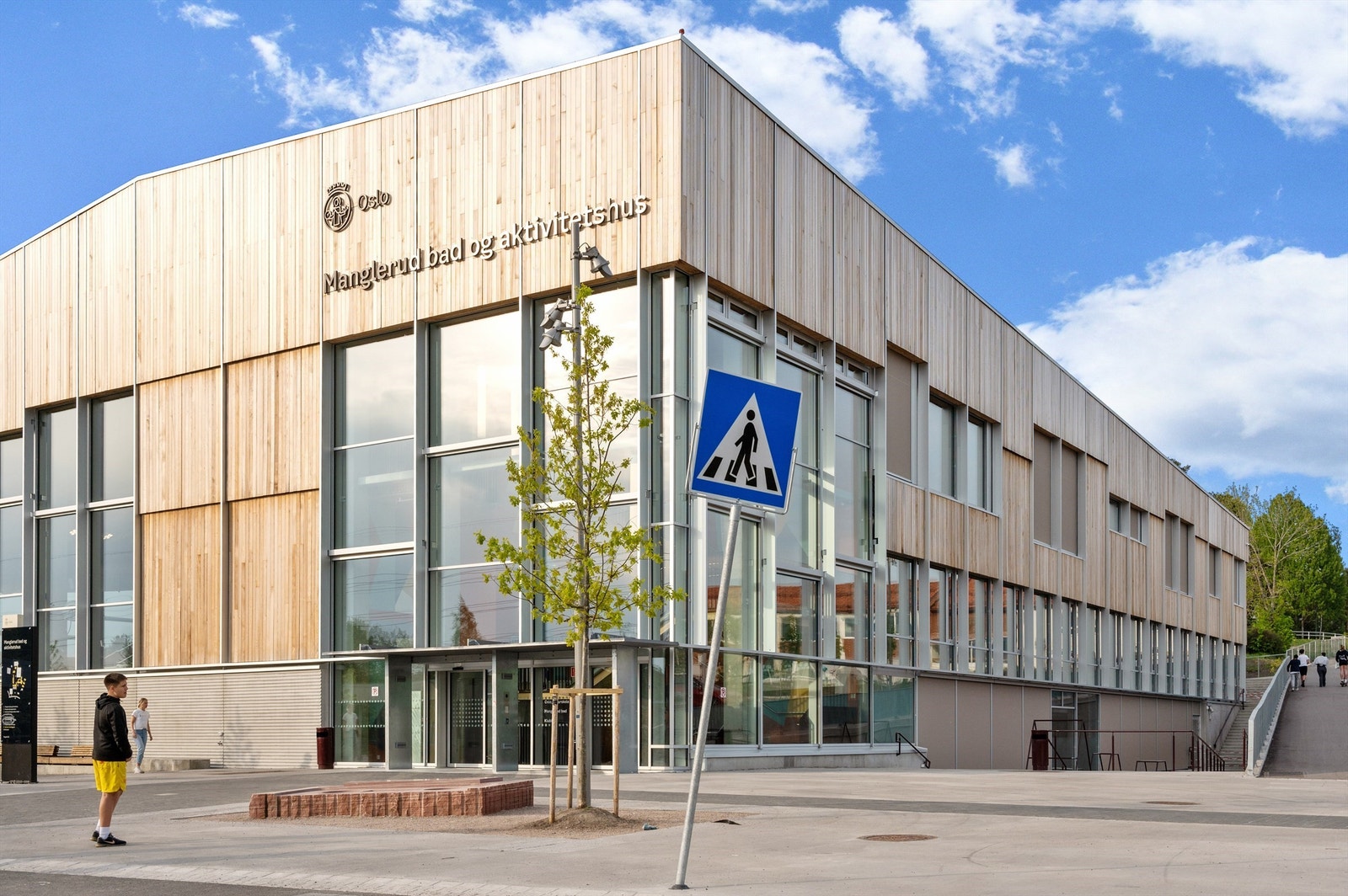 Nye Manglerud bad og aktivitetshus ligger ca. 10 minutter unna til fots. Galleribilde