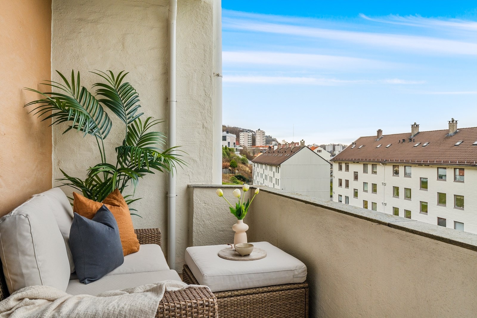 Den vestvendte beliggenheten sørger for ypperlige solforhold! Galleribilde