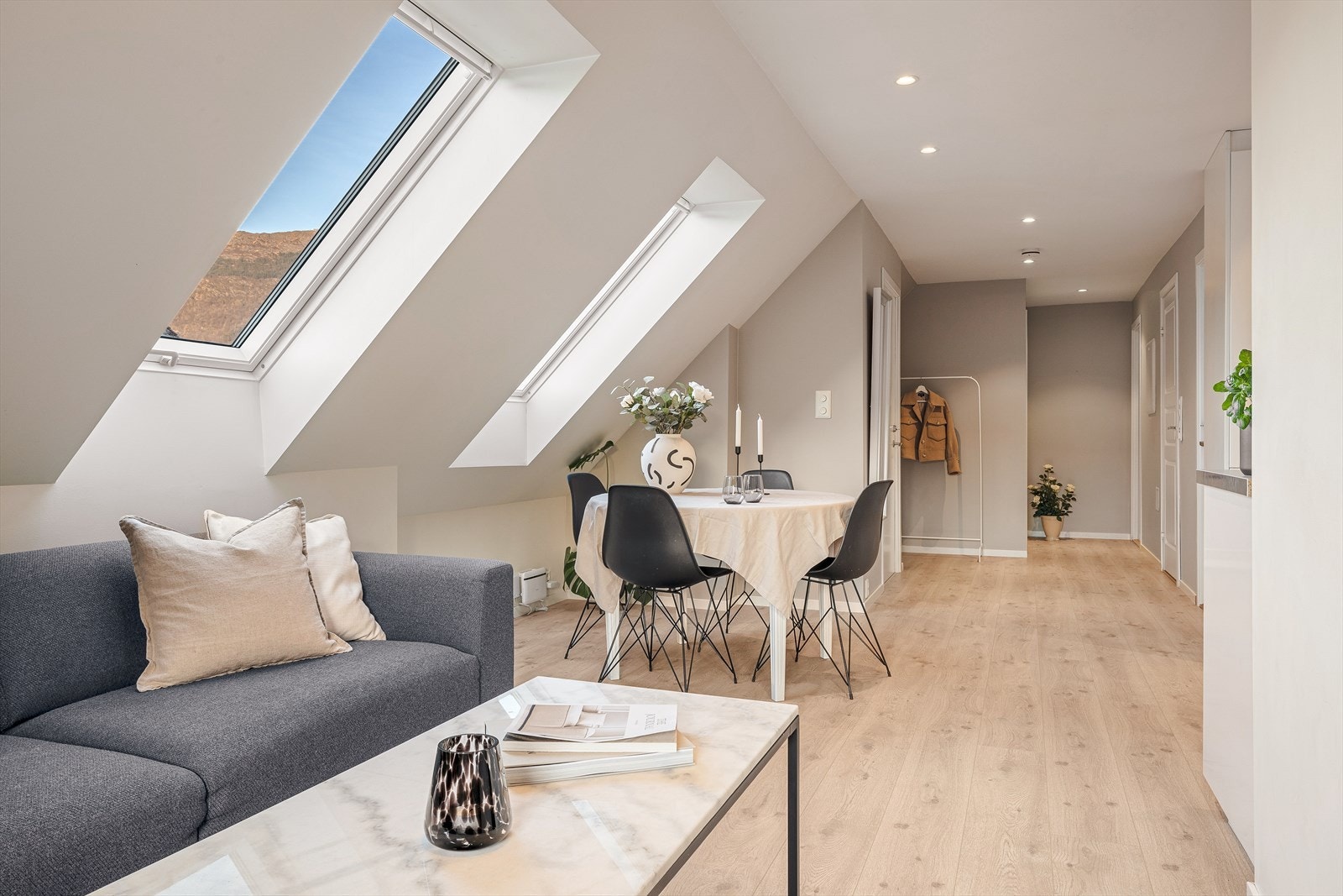 God plass til både sofagruppe og spisebord Galleribilde