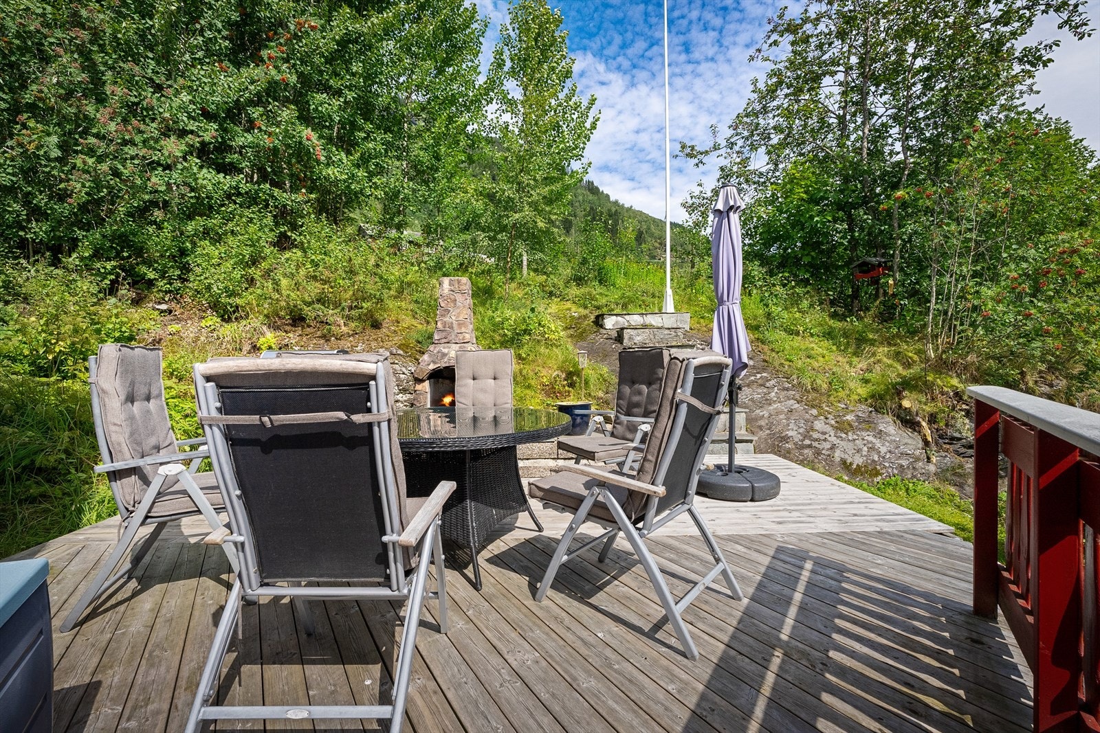 Her er det fint å både grille og steke marshmellows Galleribilde