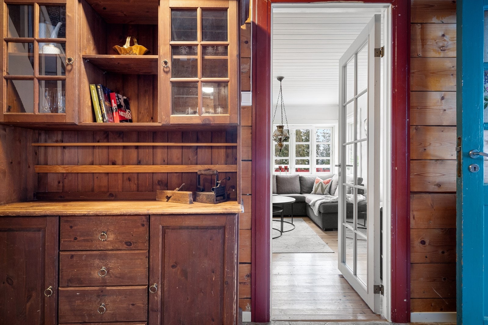 Fra gangen kommer man inn i stuen Galleribilde