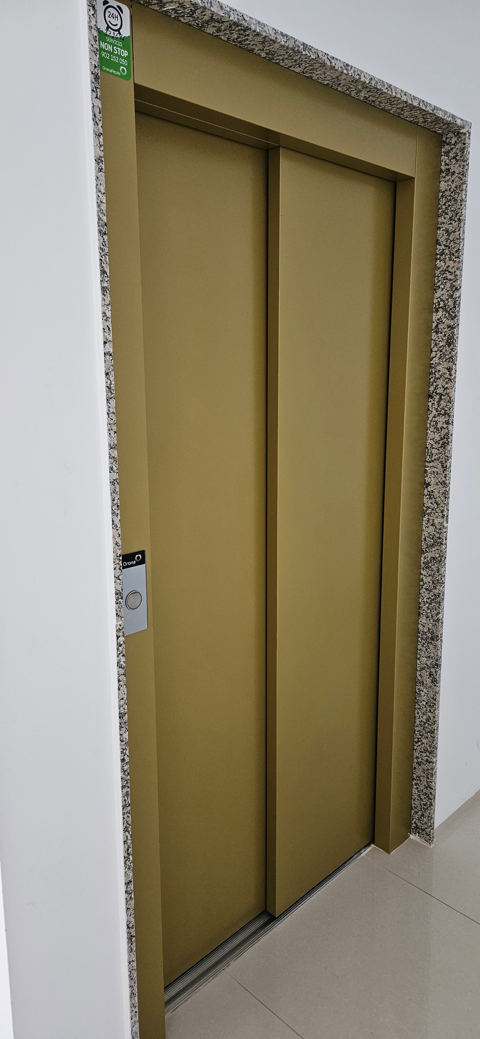 Heis til boligen og til takterrassen Galleribilde