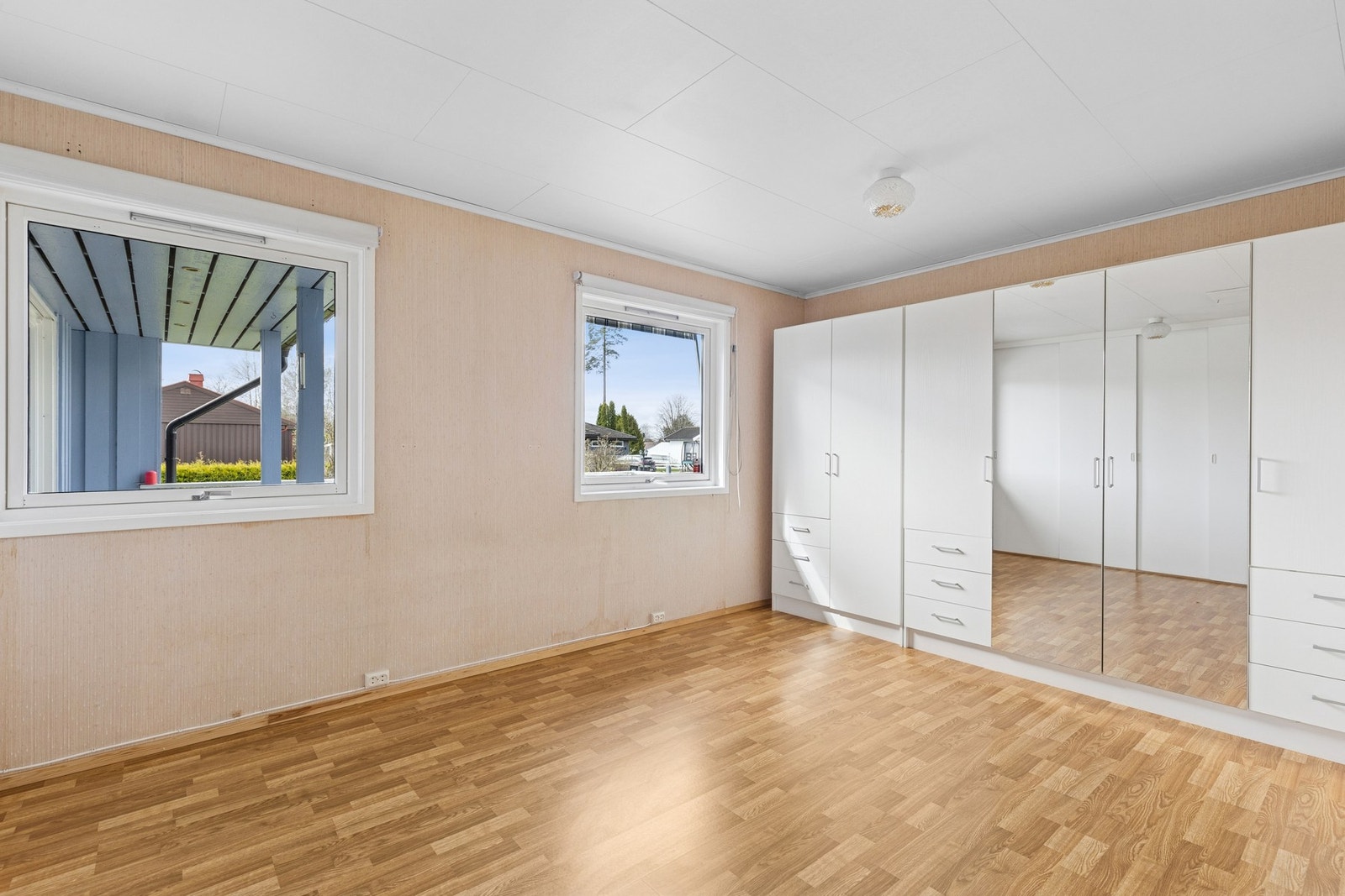 Etasjen består av 3 romslige soverom. Galleribilde