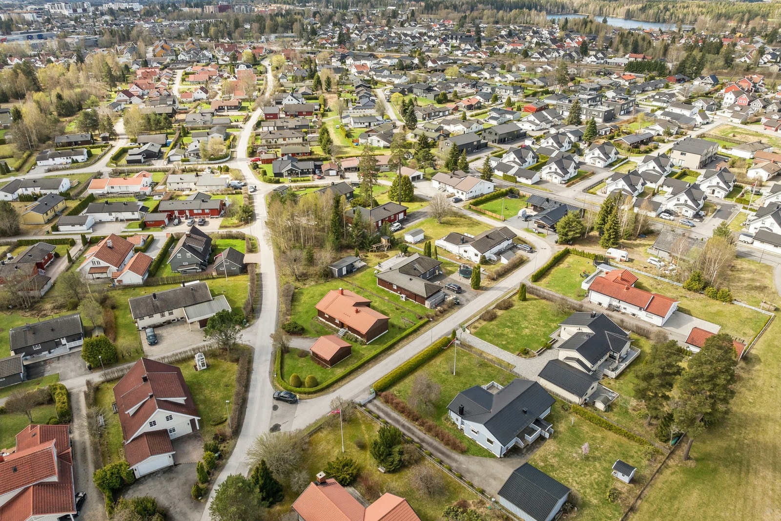 Kort vei til togstasjon med gode forbindelser langs Oslo-strekningen. Galleribilde