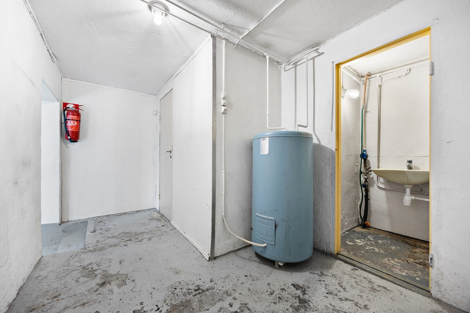Tilgang til varmtvannsbereder. Galleribilde