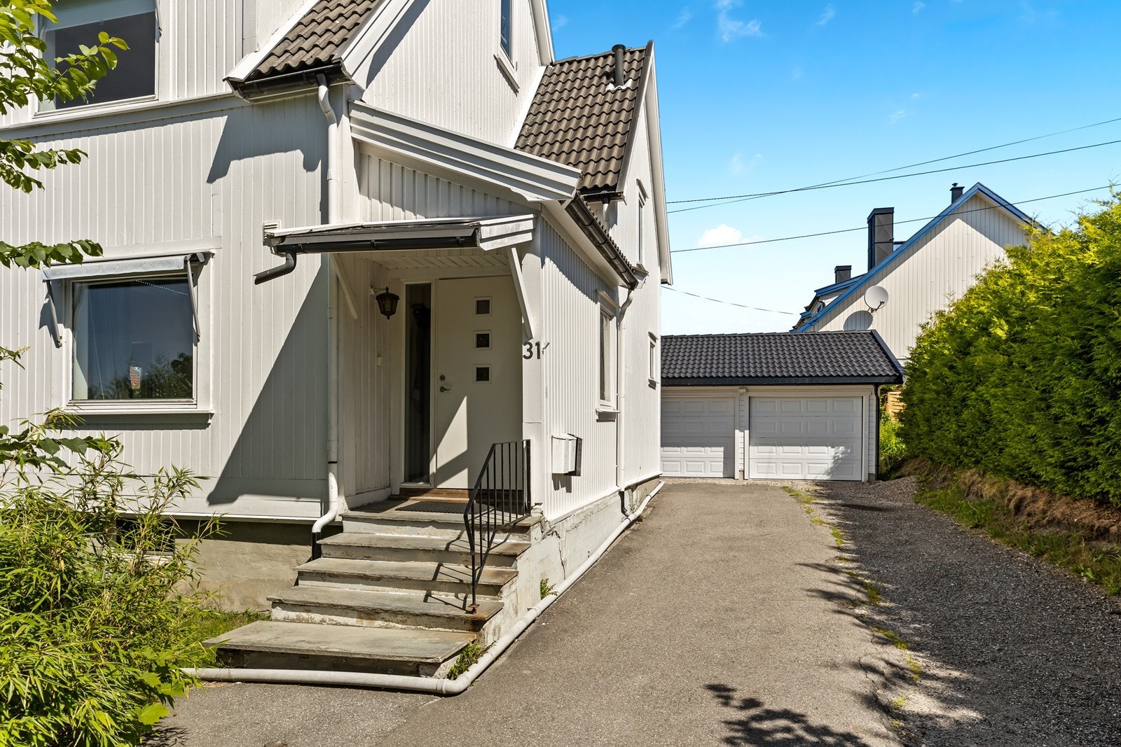 Nyere dobbelgarasje oppført i 2019 Galleribilde