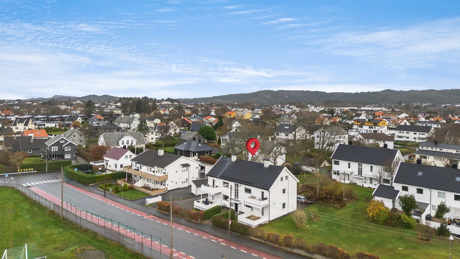 Velkommen til Rogalandgata 207! Leiligheten har en god beliggenhet på attraktive Skeisvann vis a vis Haugebanen Galleribilde