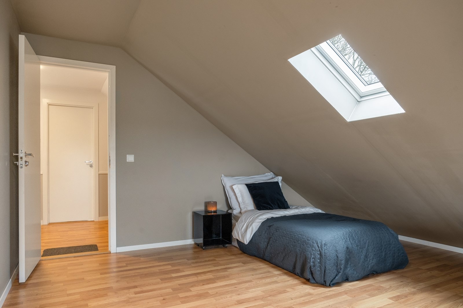 Loftsrom Galleribilde