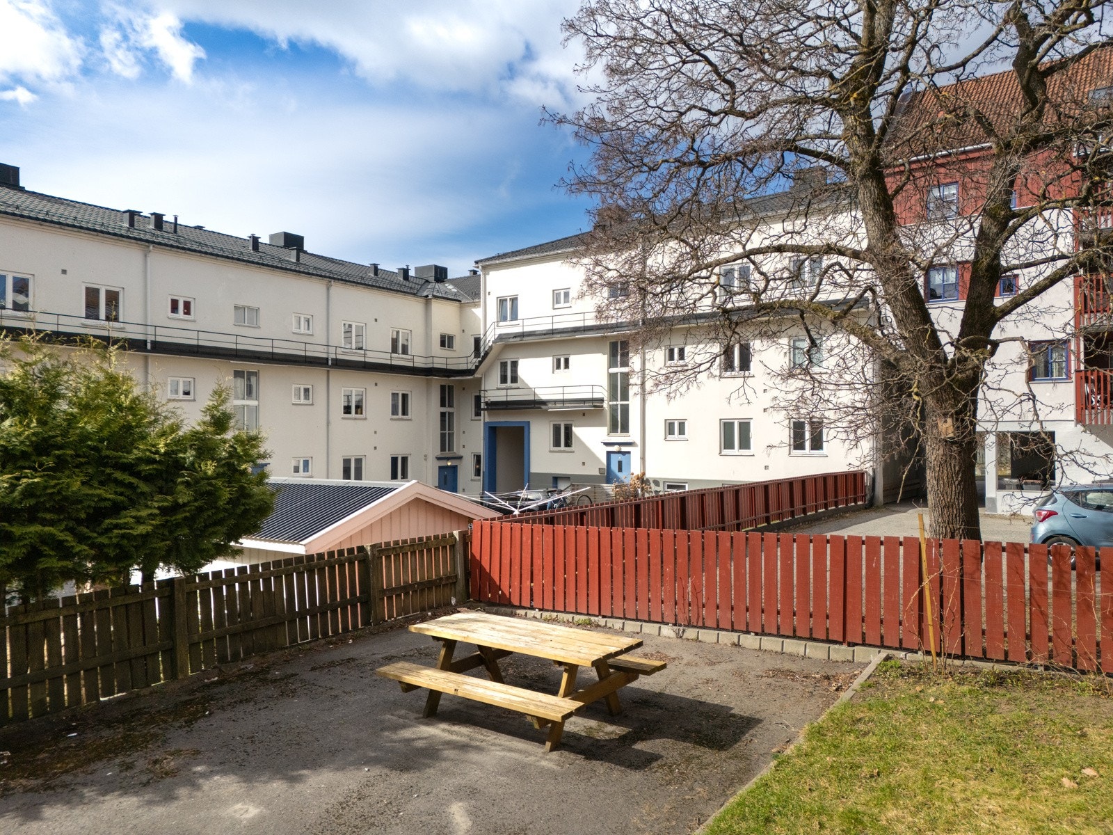 Hyggelig fellesareal i bakgården Galleribilde