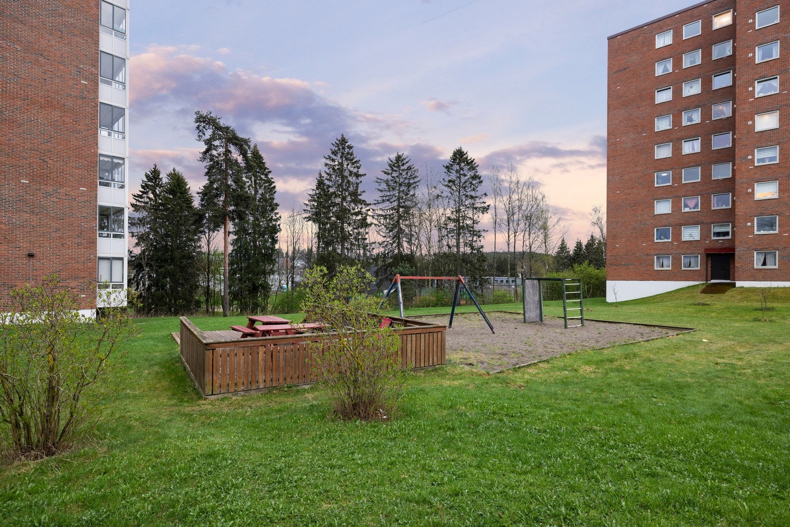 Tomten er på hele 35936,8 kvadratmeter og gir deg rikelig med plass til å utfolde deg Galleribilde