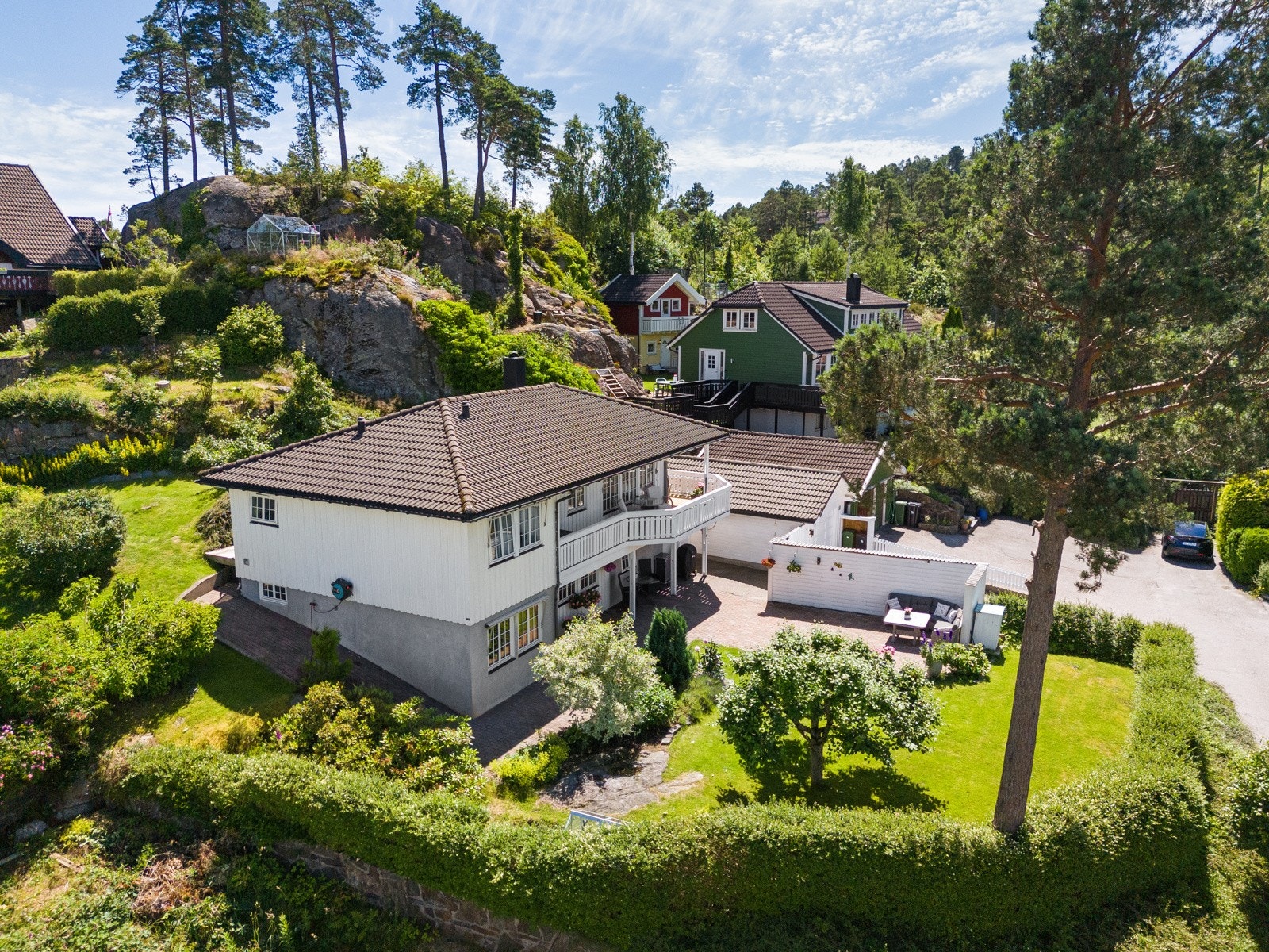 Uteområdet er meget pent opparbeidet... Galleribilde