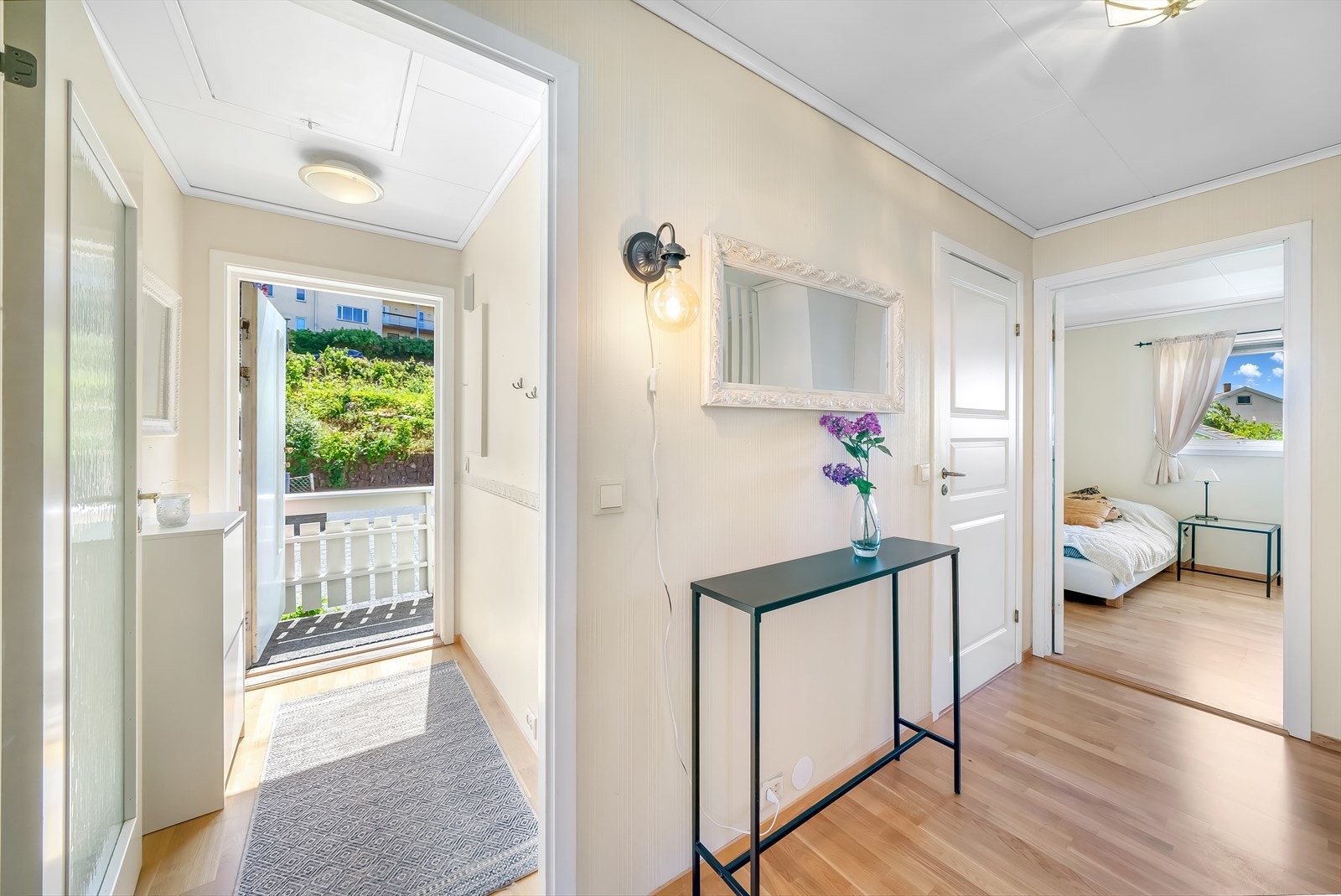 Inngangspartiet ligger i øverste plan - 2. etasje. Galleribilde