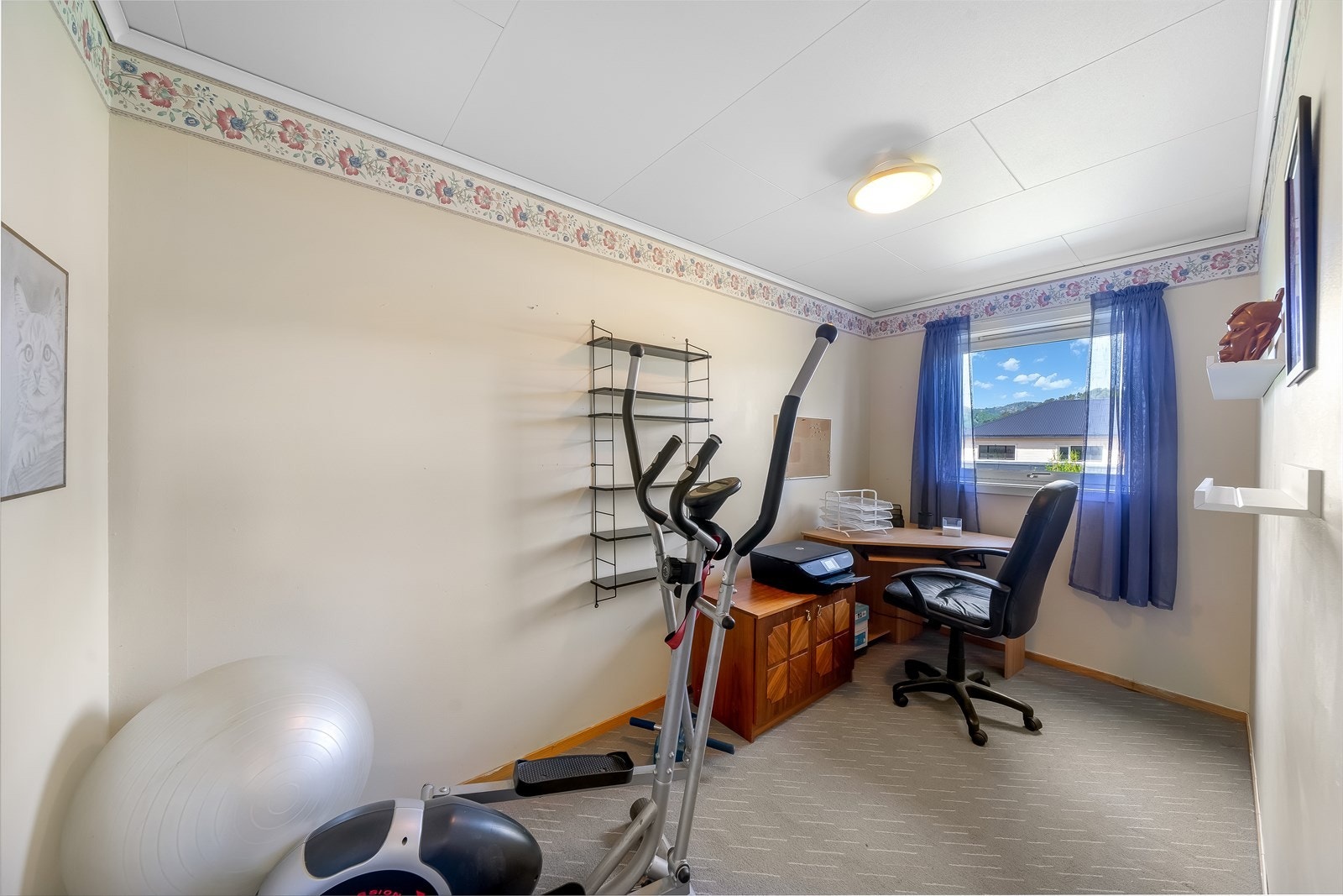 Kontor i underetasjen - soverom 3 av 3. Galleribilde