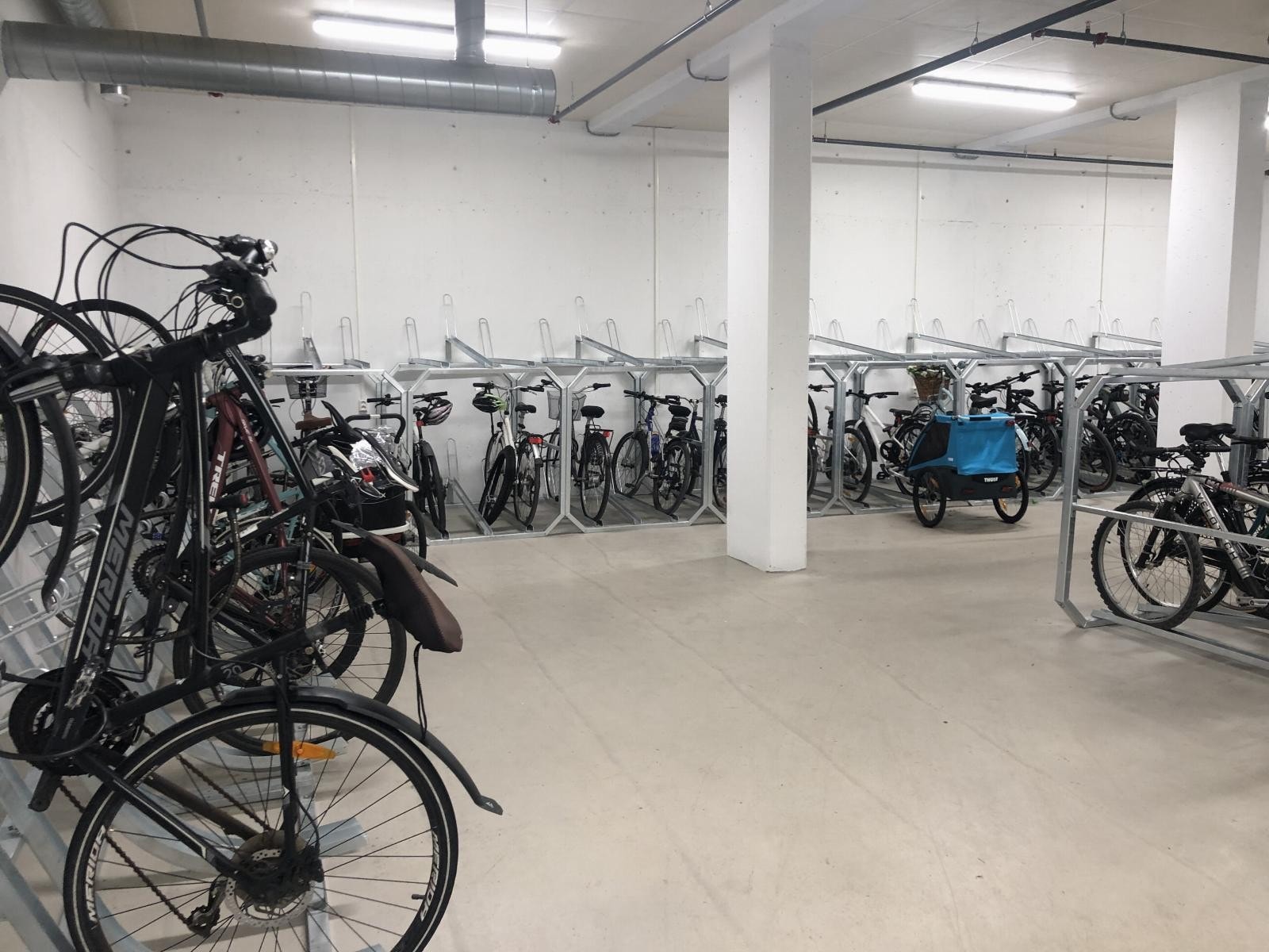 Sykkelgarasje med parkering til 2 sykler pr leilighet i eget rom i garasjeetasje Galleribilde