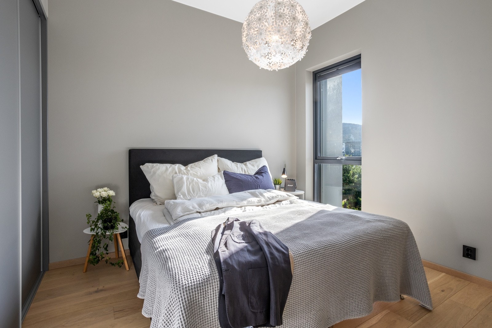 På hovedsoverommet våkner du til utsikten mot elva Galleribilde