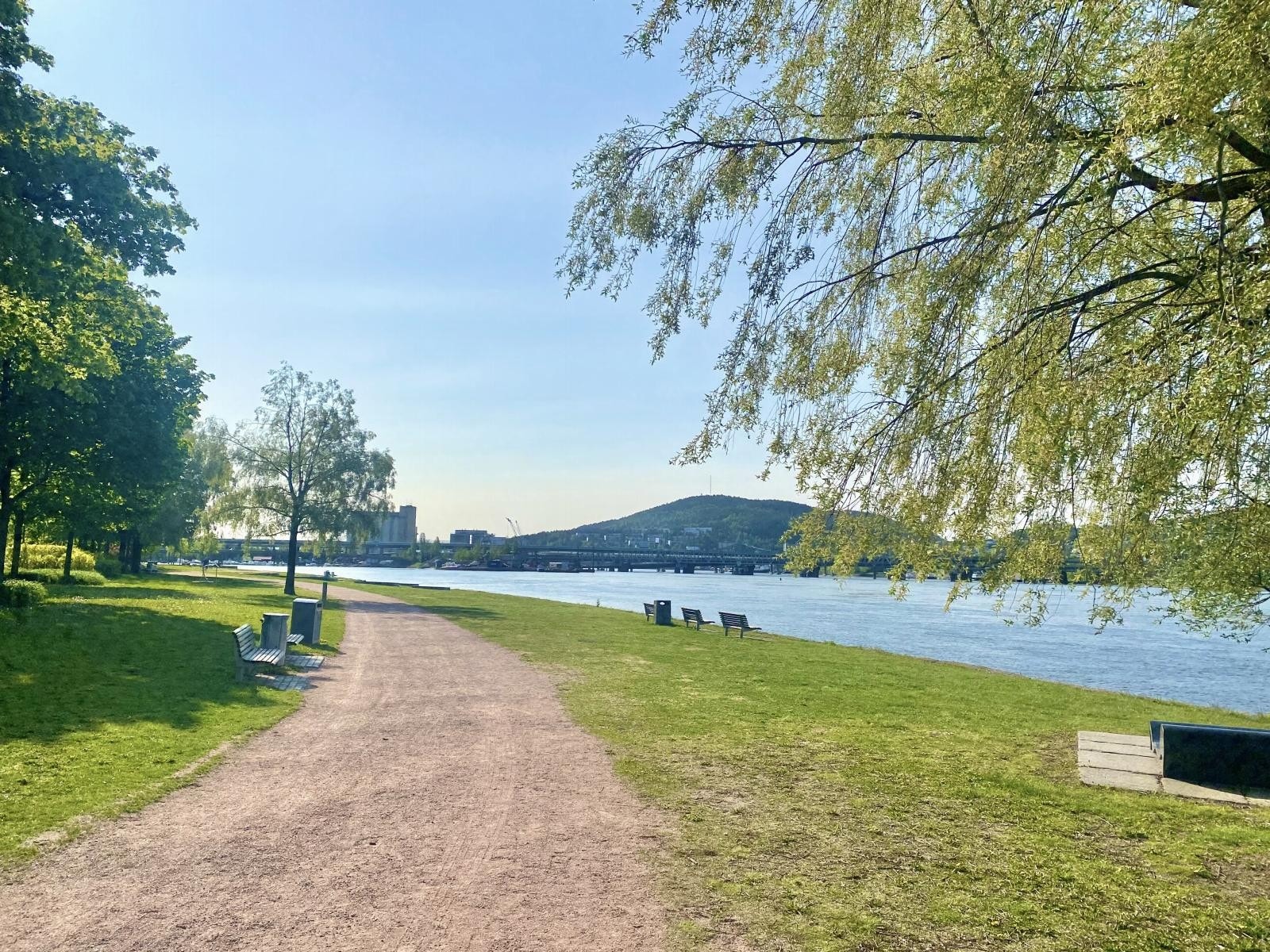 Strandpromenaden ligger kun et steinkast unna Galleribilde