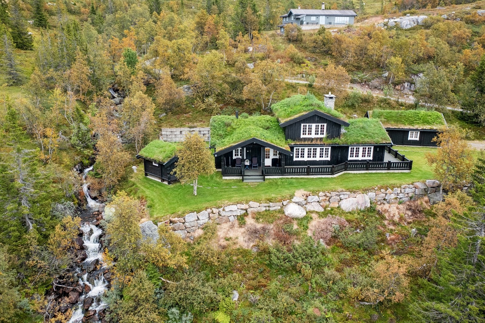 Hytta er omkranset av natur på alle kanter. Her er et vell av turmuligheter sommer som vinter. Galleribilde