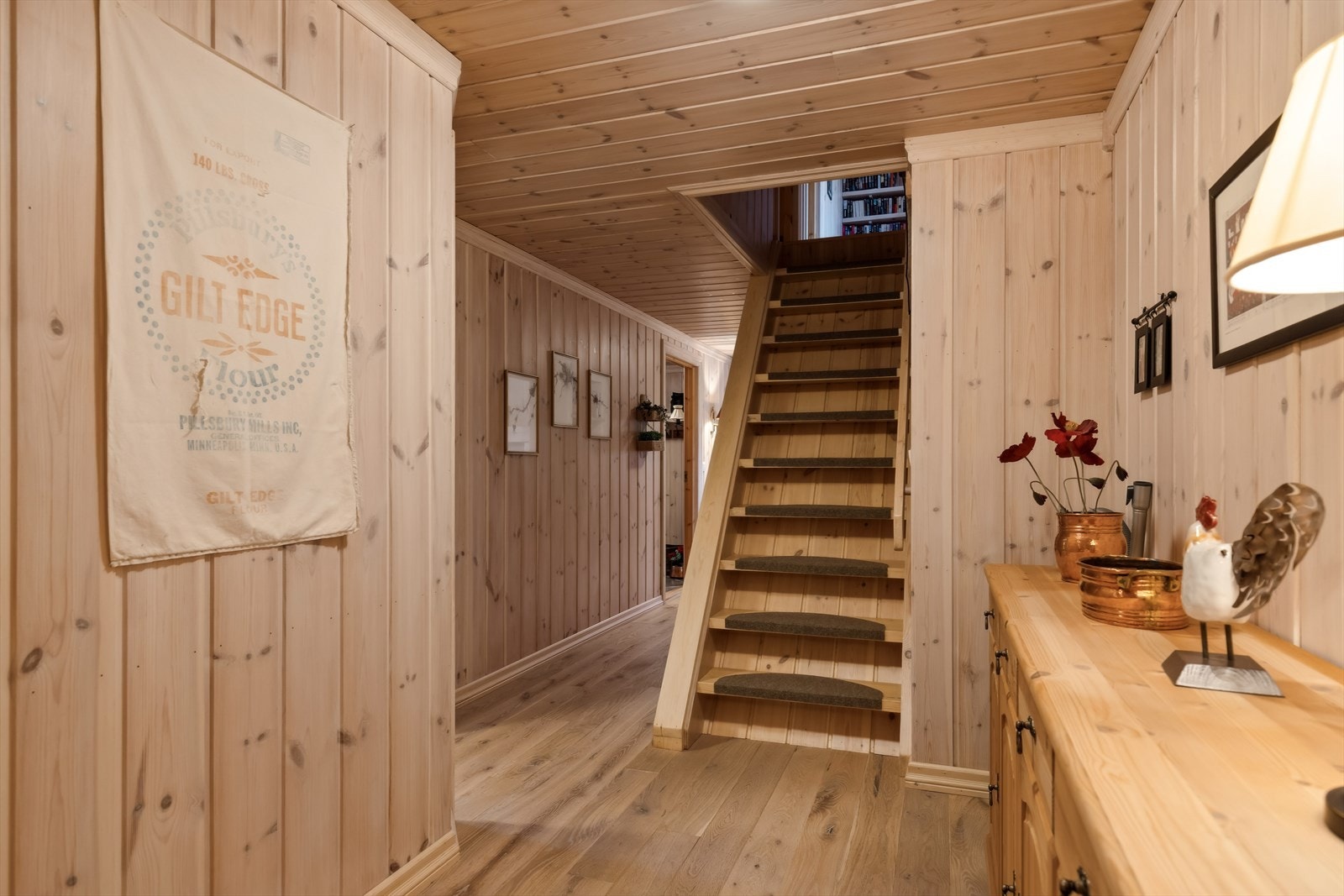 Trapp opp til loftsetasjen. Galleribilde