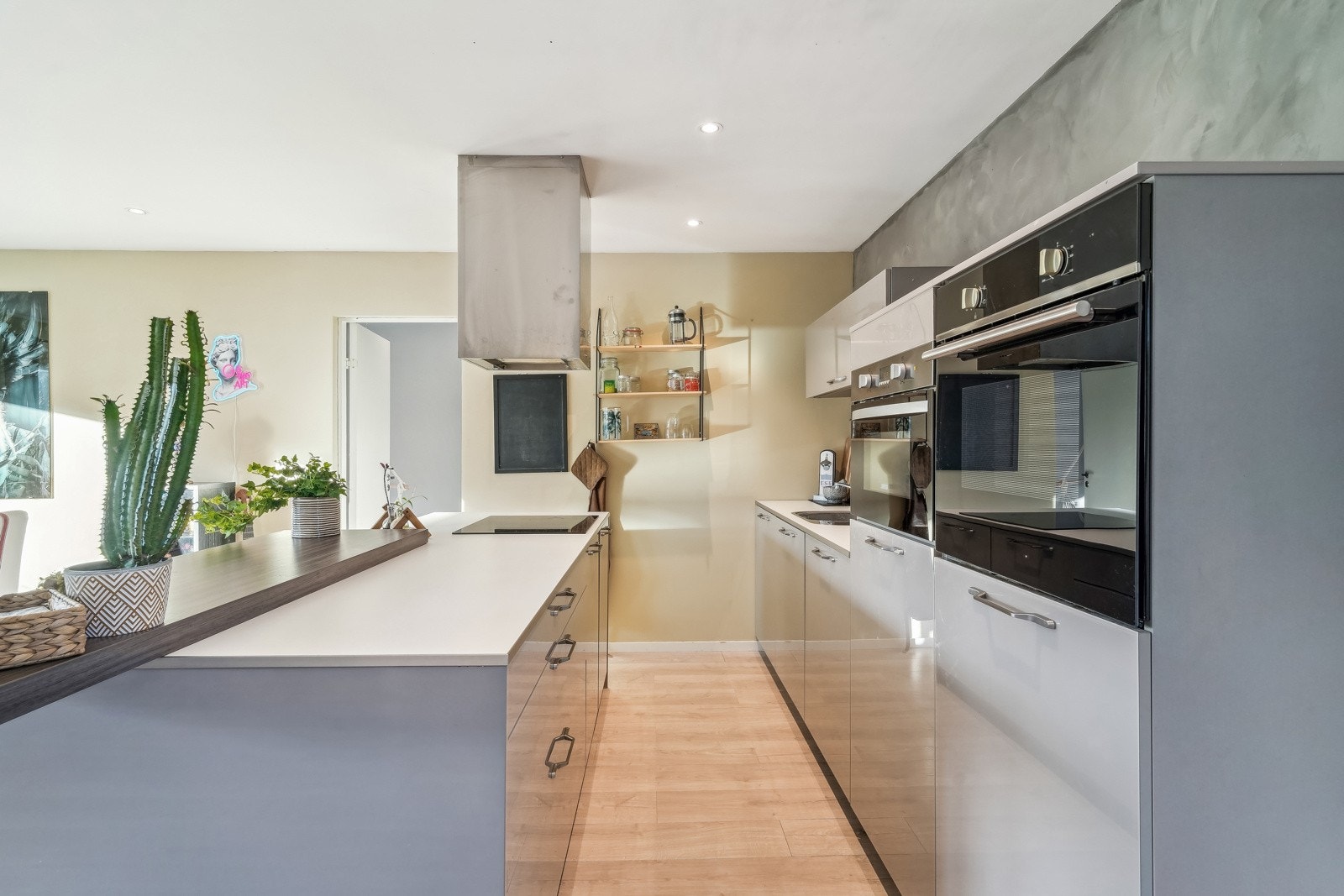 Et åpent og sosialt kjøkken. Galleribilde