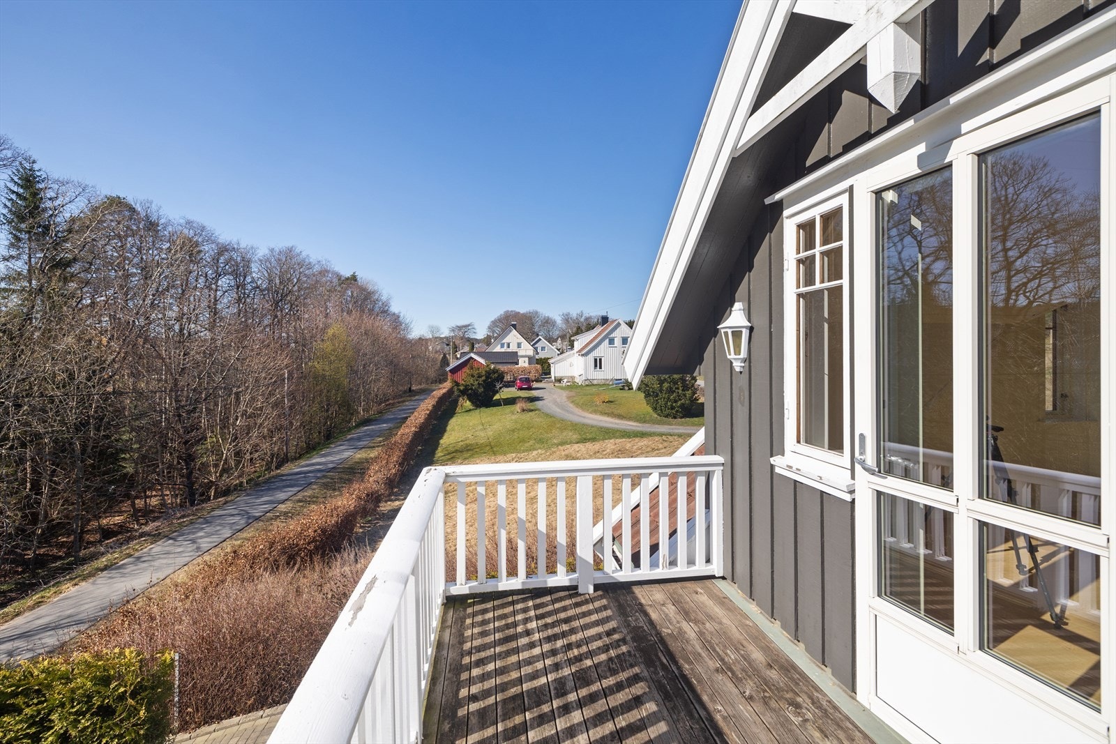 Utsikt retning Møglestu fra balkong. Galleribilde