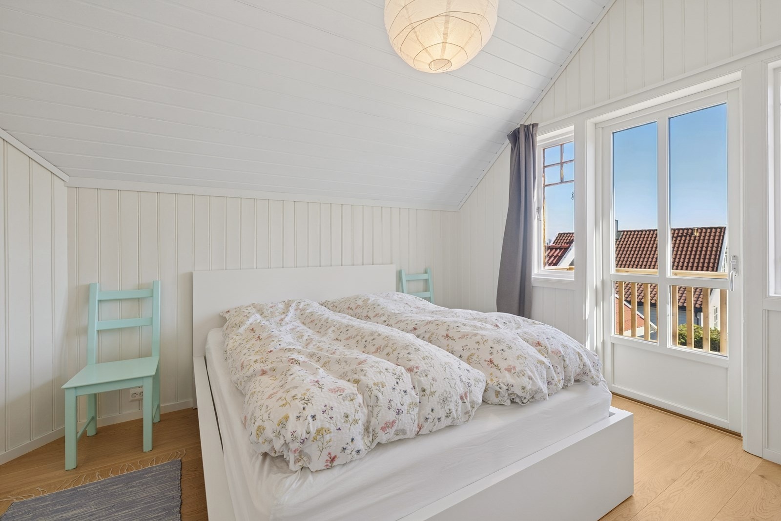 Hoved soverom med utgang til balkon. Galleribilde