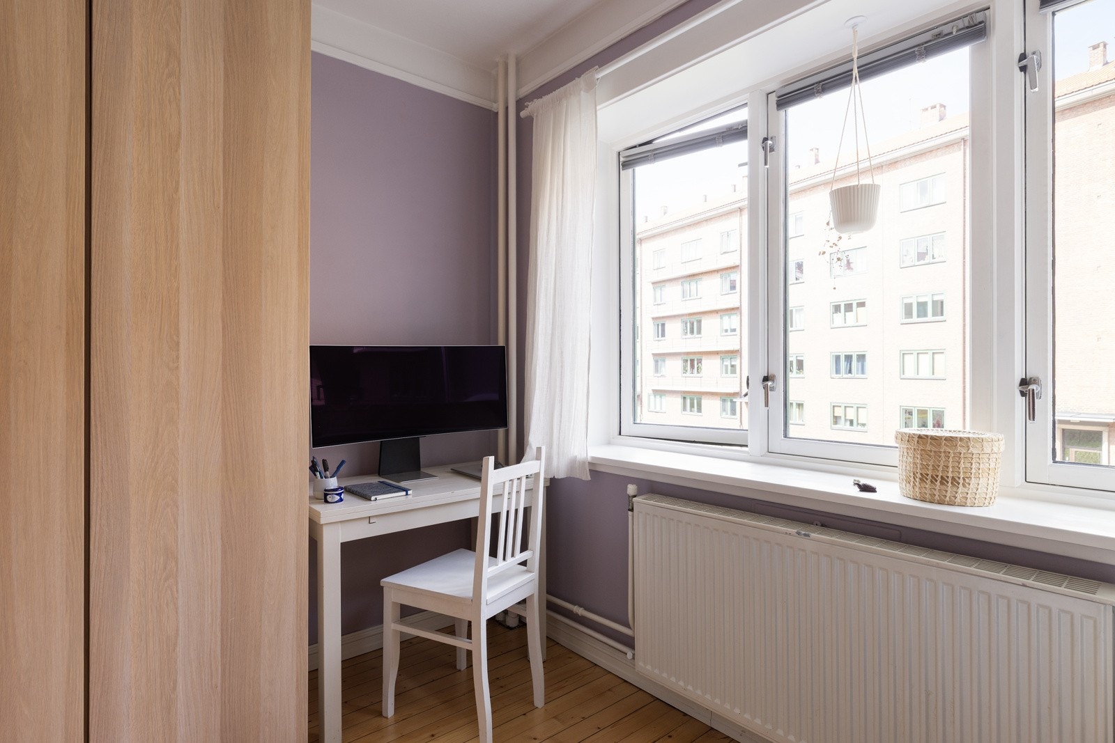 Nåværende eiere har både barneseng og kontorpult her i hverdagen. Galleribilde