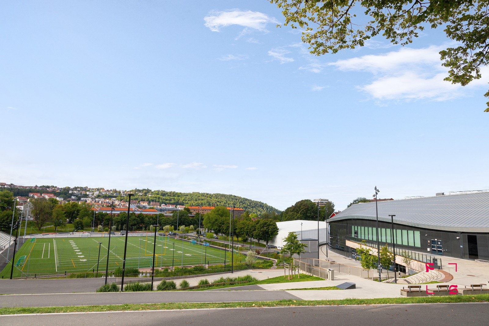 Nye Jordal Amfi er et flott arkitektonisk byggverk! Galleribilde