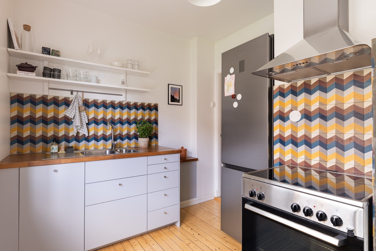 Separat kjøkken med hyggelig innredning. Galleribilde