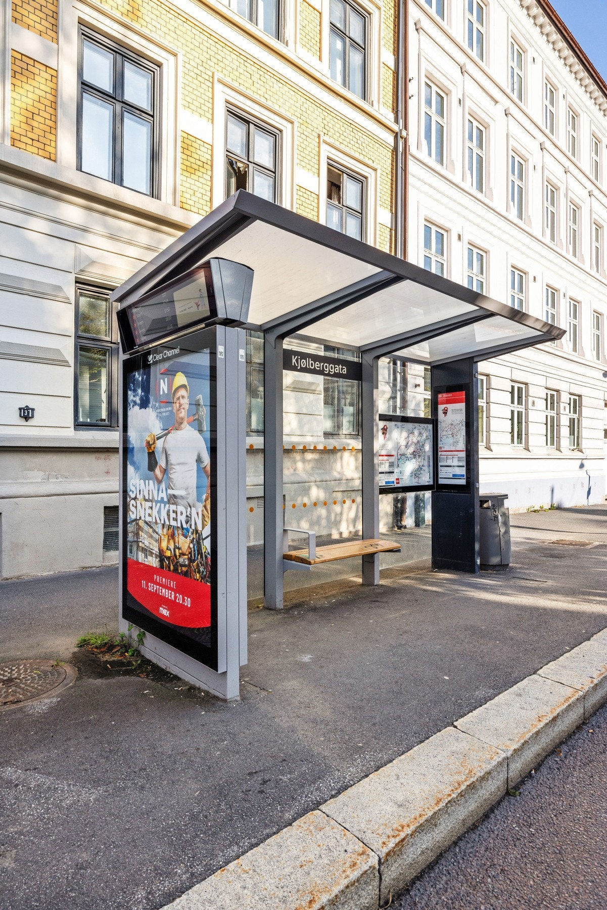 Busstoppet Kjølberggata ligger 1 minutts gange fra leiligheten med buss nr. 20. Galleribilde