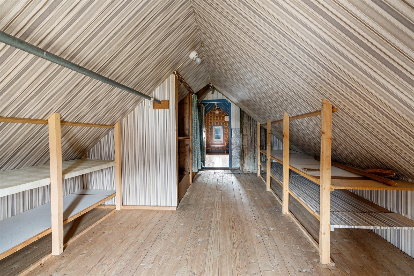 Lagerom på loft Galleribilde