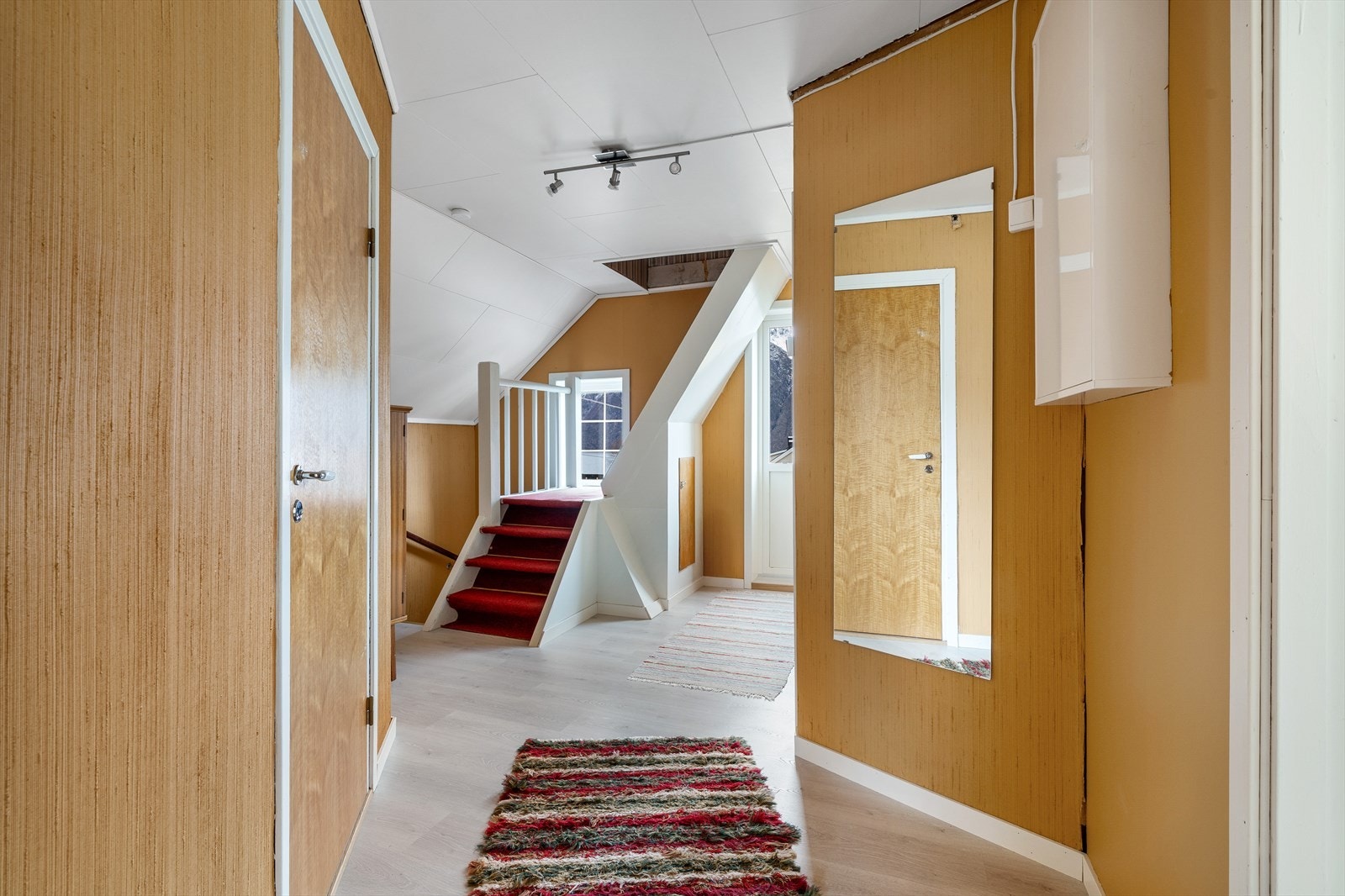 Trapp opp til 4.etg. Galleribilde